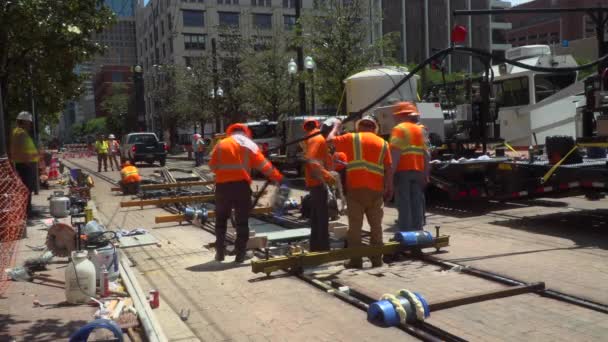 Este Video Lapso Tiempo Los Trabajadores Construcción Poring Hormigón Pistas — Vídeo de stock