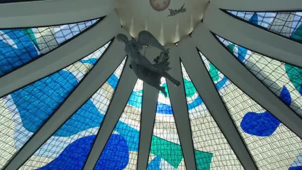 Статичний Знімок Одного Ангелів Висить Даху Купола Відомому Соборі Міста — стокове відео