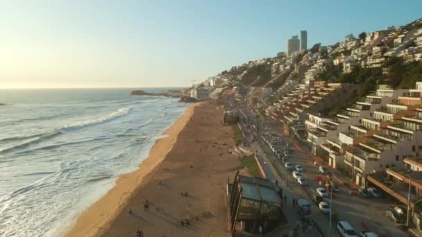 Aerial View Flying Reaca Golden Chile Scenic Sandy Beach Waterfront — Vídeos de Stock