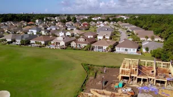 Retirada Aérea Nueva Construcción Viviendas Descalzo Aterrizaje Norte Mirto Playa — Vídeos de Stock