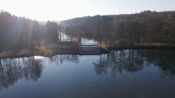 Water Flowing Gigantic Fresh Water Reservoir Forest Sunset Low Flying — Vídeo de Stock