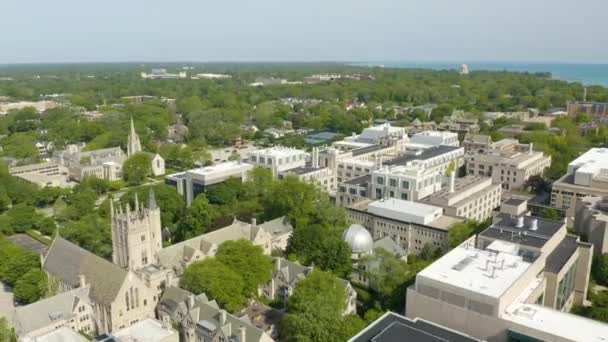 Northwestern University Campus Seen Aerial Flight While Kids Summer Vacation — 图库视频影像