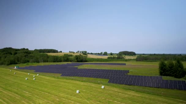 Ascending Aerial View Eco Friendly Solar Panels Green Field Poland — Vídeo de stock