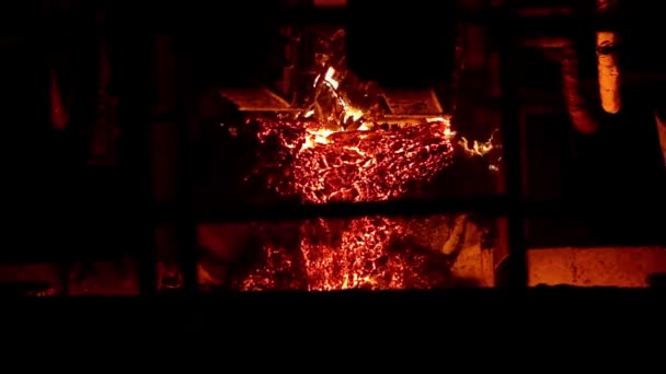 Industrial Burning Fire Scrap Melting — Video Stock