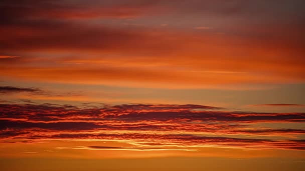 Time Lapse Shot Cirrostratus Clouds Slowly Flying Orange Colored Sky — 图库视频影像