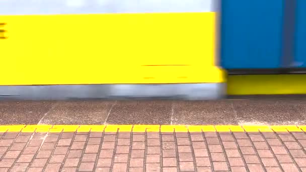 Locomotive Rail Transport Makes Quick Stop Cobblestone Pavement Handheld Shot – stockvideo