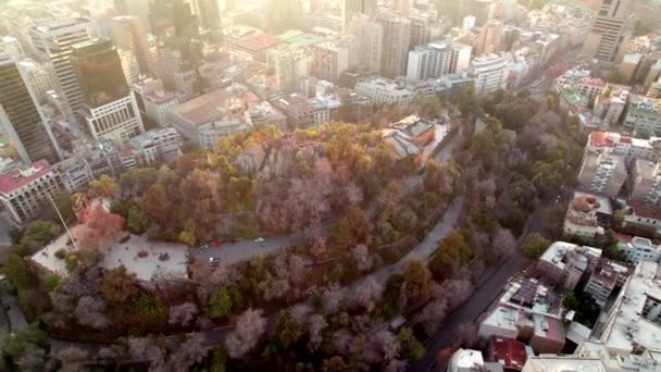 Ein Panoramablick Auf Die Caupolican Terrace Und Die Burg Hidalgo — Stockvideo