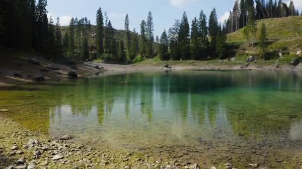 Cam Crane Lake Carezza Dolomiti Trentino Alto Adige Italy Shot — Vídeo de stock