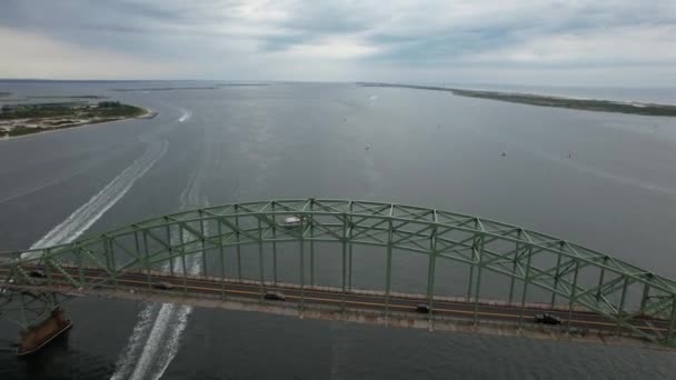 Aerial View Fire Island Inlet Bridge Cloudy Morning Calm Waters — Stockvideo