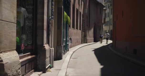 Two Tourists Walking Alone Historic Alley Way Shopping Area Strasbourg — Stock Video