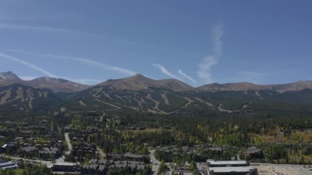 Vista Aérea Montanhas Aldeia Breckenridge Outono Colorado Eua Inverso Inclinação — Vídeo de Stock