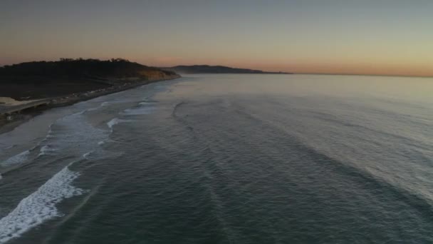 Авиарейс Сансет Над Calming San Diego West Coast Beach Калифорнии — стоковое видео