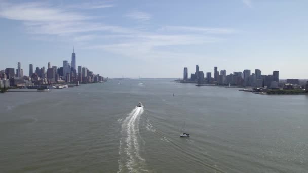 Aerial View Ferry Driving Hudson River Summer Sunny New York — 图库视频影像