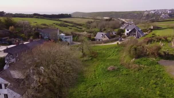 Cabanes Dans Les Arbres Cornwall — Video