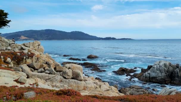 Mile Drive Spanish Bay Monetery California Blue Ocean Waves Hitting – stockvideo