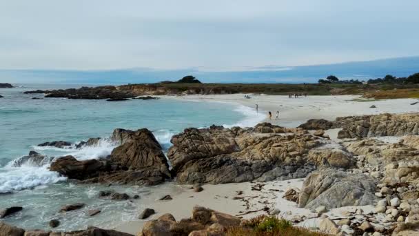 Mile Drive Spanish Bay Monetery California Blue Ocean Waves Hitting — Stockvideo