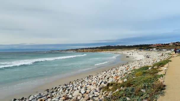 Mile Drive Spanish Bay Monetery California Blue Ocean Waves Hitting — Vídeo de stock