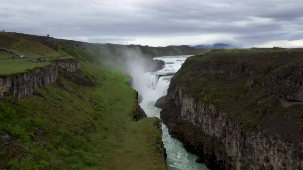 Gullfoss Watervallen Ijsland Met Drone Video Canyon Vooruit — Stockvideo