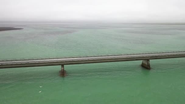 Bridge Water Iceland Car Driving Drone Video Pulling Out — ストック動画