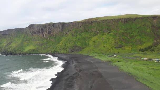 Vik Iceland Black Sand Beach Drone Video Moving — Wideo stockowe