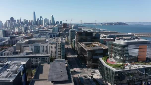 Zdjęcia Lotnicze Przelatujące Nad Mission Bay 3Rd Street Kierunku Centrum — Wideo stockowe