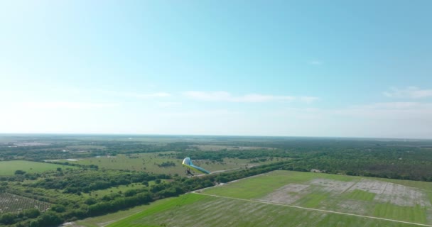 Drone Shot Hang Glider Circling — Stock video
