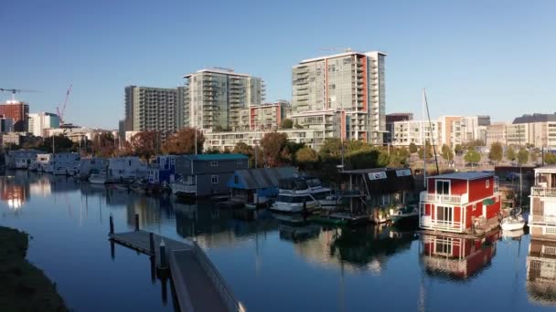 Aerial Dolly Shot Line Houseboats Mission Creek Channel Mission Bay — Vídeo de stock