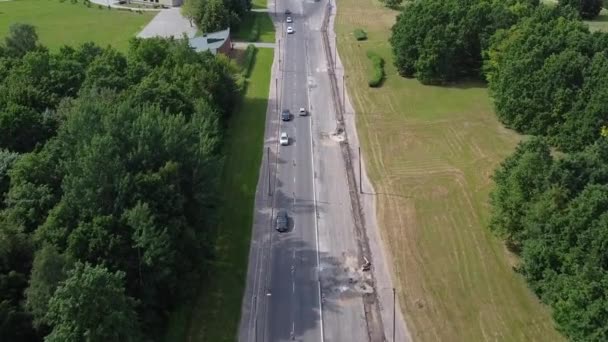Aerial View Road Traffic Suburbia Kaunas Lithuania Sunny Summer Day — Stock Video