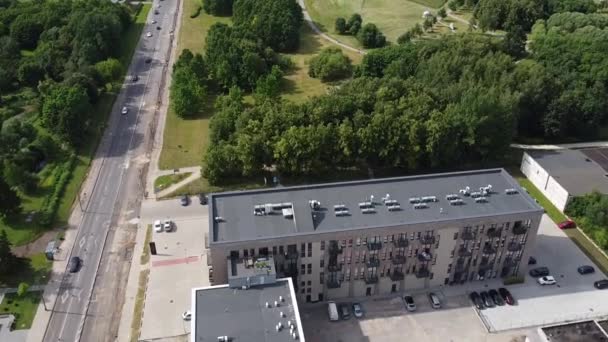Aerial View Apartment Building Green Park Suburbia Kaunas Lithuania — Stok video
