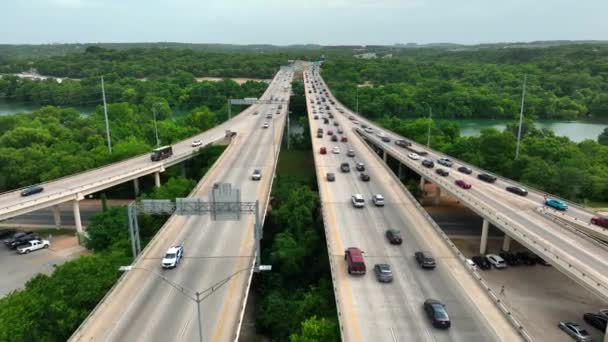 Traffic Austin Texas Interstate Highway Pullback View Fast Moving Cars — Stock videók