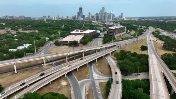 Population Traffic Growth Austin Texas City Skyline Distance Aerial Pullback — Video Stock