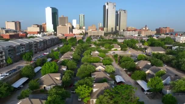 Residential Neighborhood Fort Worth Texas Urban City Skyline Distance Golden — Video Stock