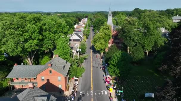 Small Town America Summer Lititz Pennsylvania Lancaster County Street Closed — Stock Video