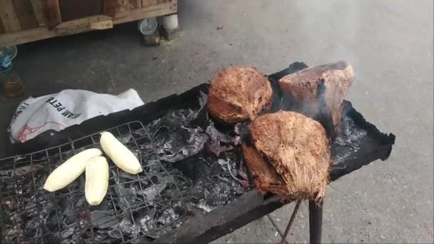 Pisang Kapik One Traditional Food Padang Minangkabau Grilled Banana Indonesian — Vídeo de Stock