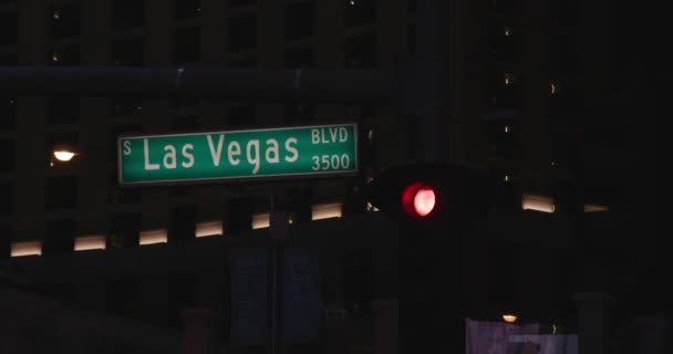 Las Vegas Street Sign Driving Las Vegas Strip Night Lights — Vídeos de Stock