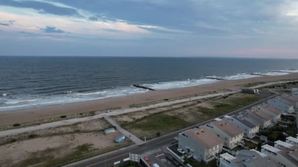 Aerial View Waterfront Neighborhood Arverne Drone Camera Truck Left Pan — Stock Video