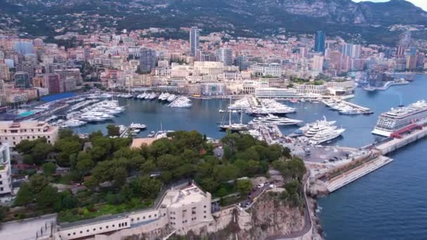 Monte Carlo Μονακό Κινηματογραφική Αεροφωτογραφία Λιμάνι Και Κτίρια Της Παράκτιας — Αρχείο Βίντεο