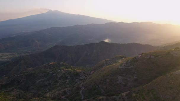 Wide Rotating Drone Shot Hillside Homes Castelmola Sicily Italy Sun — 비디오