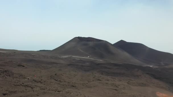 Mount Etna Rising Drone Shot Volcanic Crater Sicily Italy People — Wideo stockowe