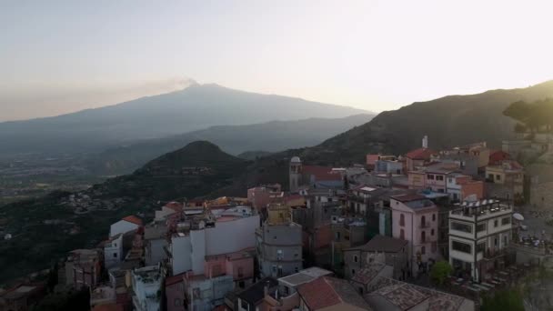 Revealing Drone Shot Castelmola Homes Buildings Built Natural Terrace Sicily — Stock video