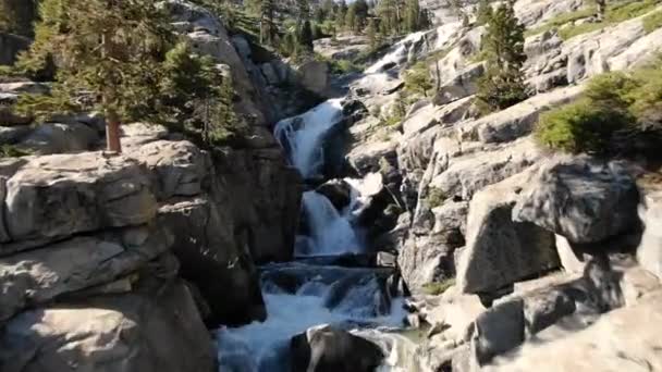 Stabilized Cinematic Drone Flies Rocky Cliffs Epic Waterfall Desolation Wilderness — Video Stock