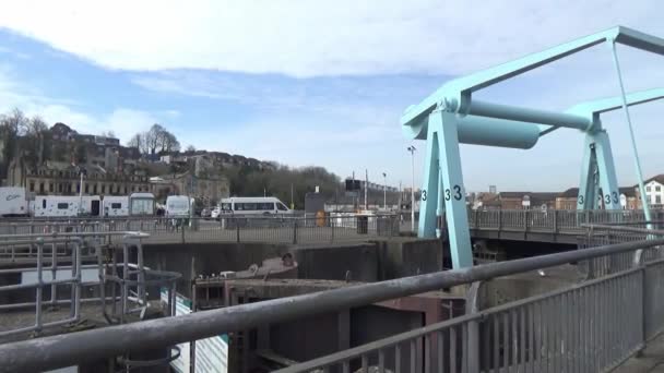 Panning Shot Barrage Cardiff Barrage — Vídeo de stock