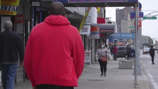 People Walking Street Queens New York Pandemic — Stock Video