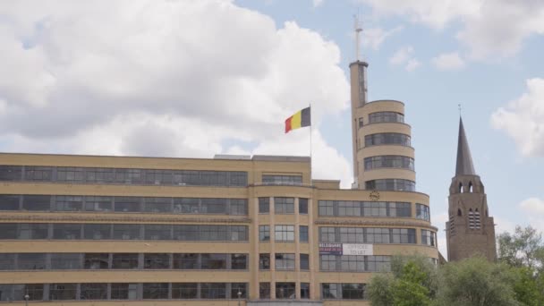 Flagey Gebouw Toren Met Belgische Vlag Vliegen Art Deco Architectuur — Stockvideo