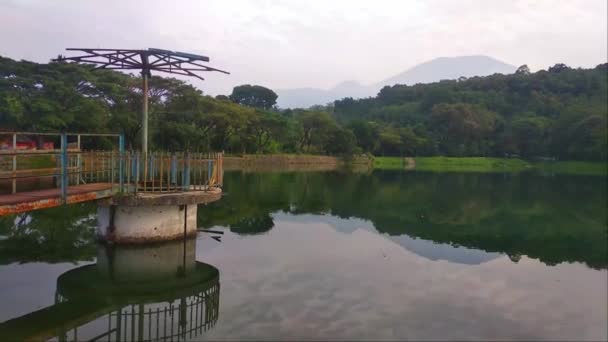 Vista Uno Dei Laghi Sukabumi Giava Occidentale Indonesia Acqua Riflessione — Video Stock