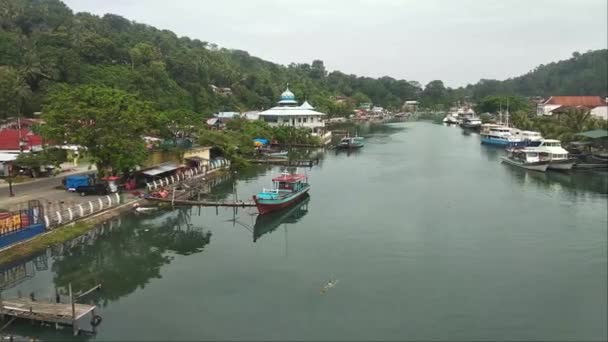 View River Boats Siti Nurbaya Padang Bridge West Sumatra Indonesia — Stok video