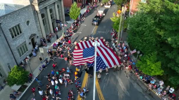Pow Mia Usa Flags Parade Crowd Gathers Honor Holiday Celebration — Vídeo de Stock
