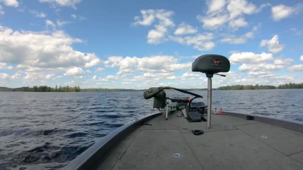 Front End Bass Fishing Boat Butt Seat Trolling Motor Fishing — Stockvideo