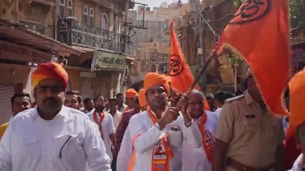 Indian Hindu People Wave Saffron Flag Parade Day Lord Ram — Stockvideo