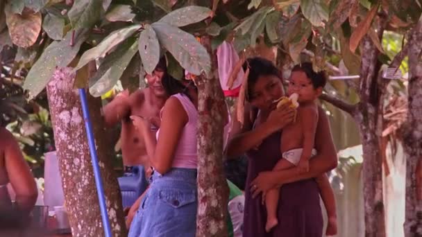 Indigenous People Amazon Rainforest Gather Children — 图库视频影像